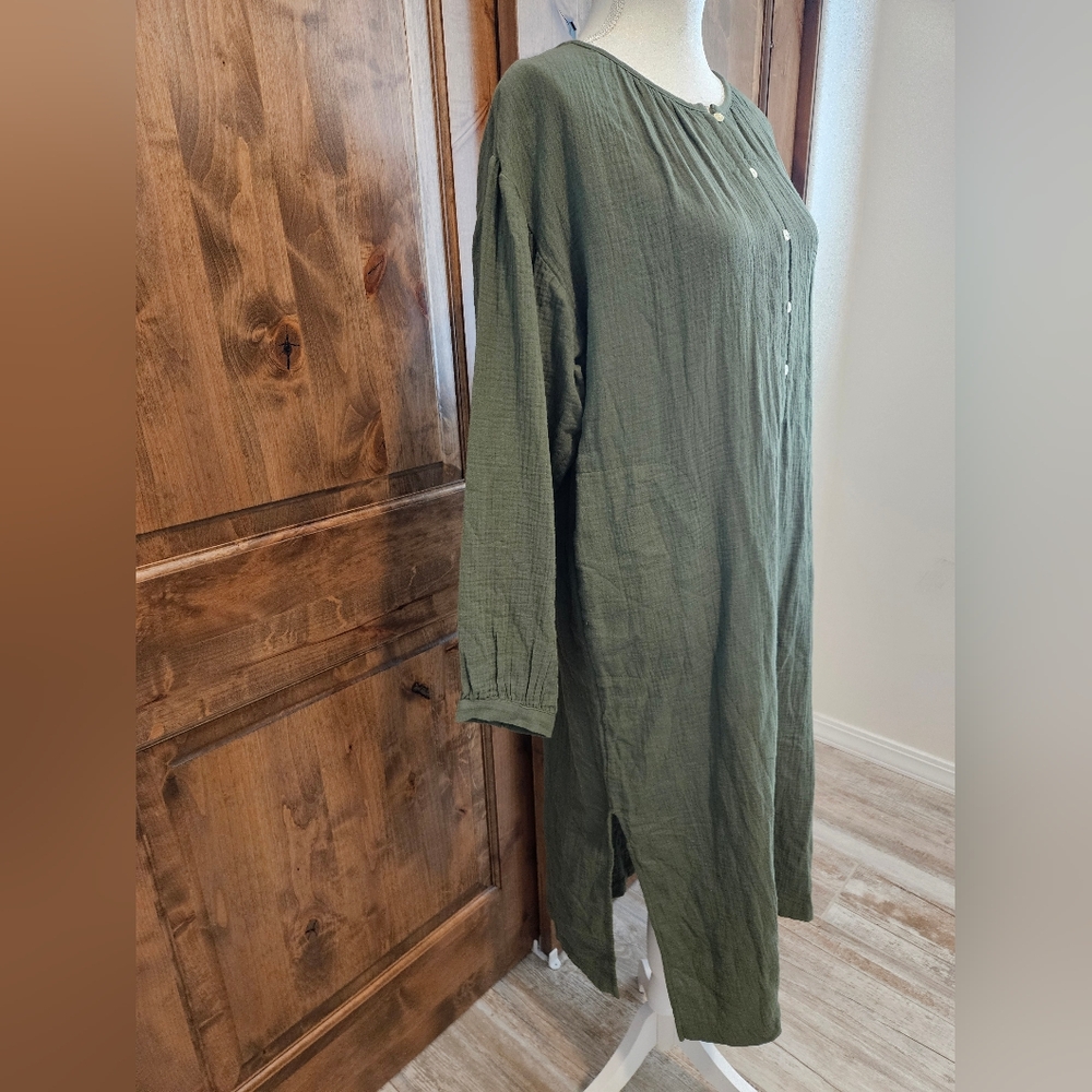 đź’ĄOversized Long Sleeve Green Dress - Picture 2 of 3